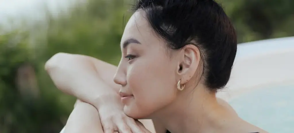 Big Box Store vs. Specialty Dealer Hot Tubs: Cut Through the Confusion and Buy Right