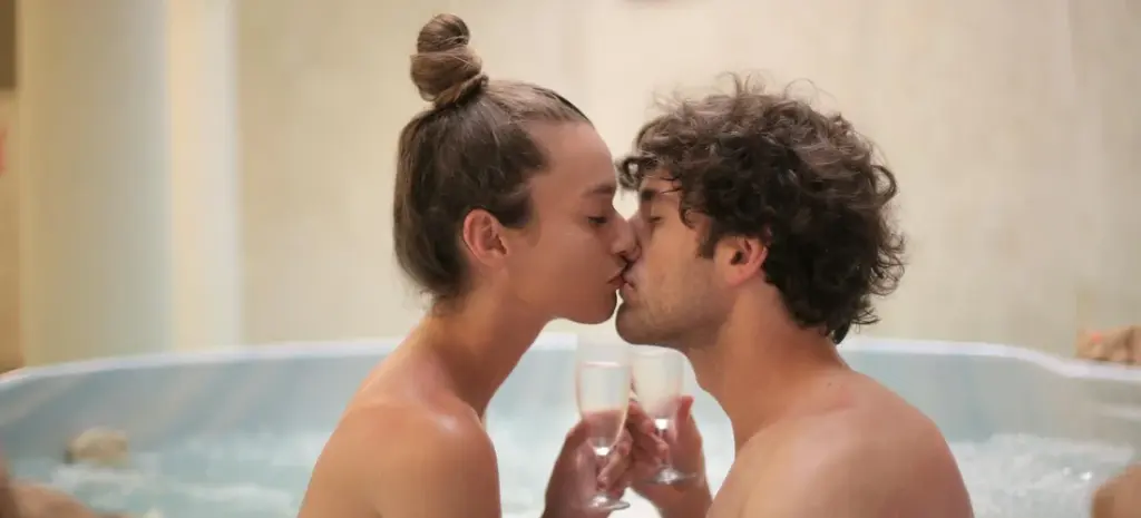 Stop the Guesswork: Swim Spa vs Traditional Hot Tub – Your Decision Made Simple